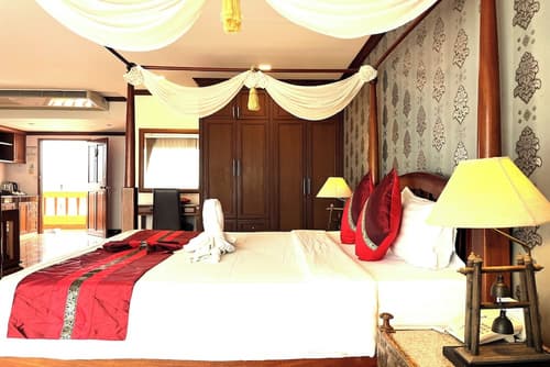 Aiyaree Place Hotel, Room