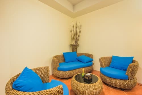 Pa Prai Villas & Suites, Lobby sitting area