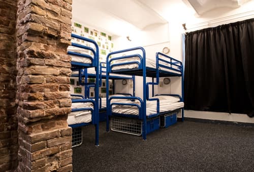 The Flying Pig Downtown Youth Hostel, Room