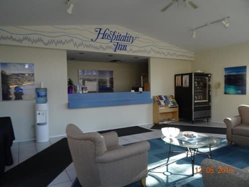 Hospitality Inn, Lobby