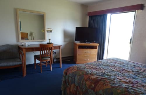 Hospitality Inn, Room