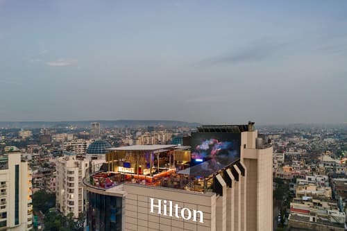 Hilton Jaipur, Restaurant