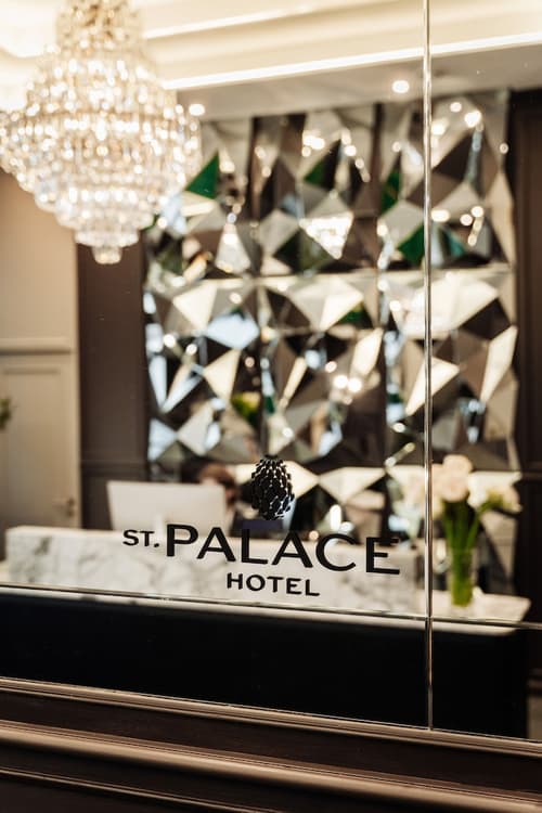 St.Palace hotel, Reception
