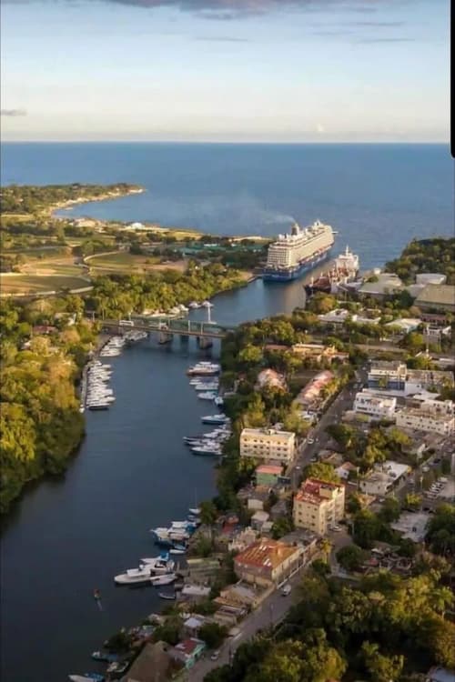 Glamour Hotel, Exterior