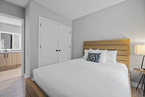 Coda on Half, a Placemakr Experience - Navy Yard, Room