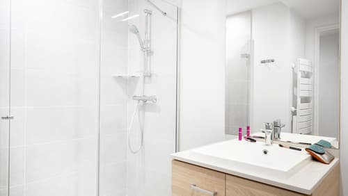 Residhome Nice Aéroport, Bathroom