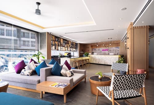 GLOW Mira Karon Beach, Lobby sitting area