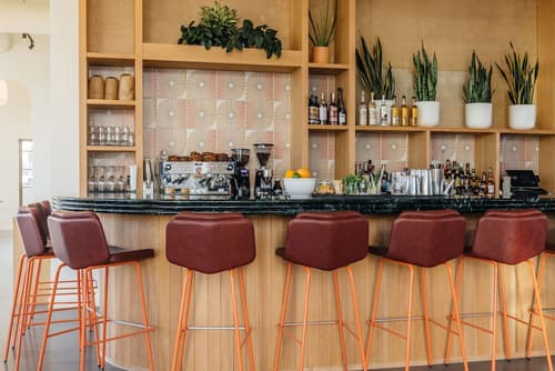 Waymore's Guest House & Casual Club, Interior entrance