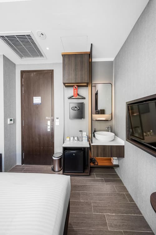 Beverly Hotels Elements, Room