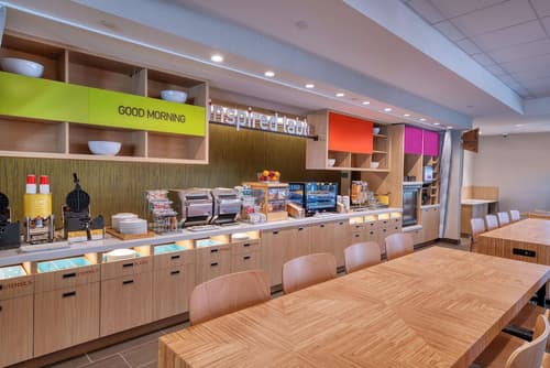 Home2 Suites Lake Havasu City, Az, Breakfast area