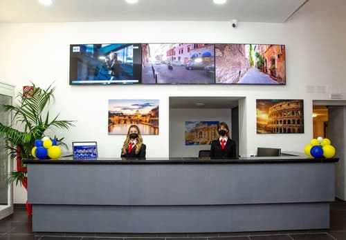 Hotel Nova Domus Aurelia, Reception