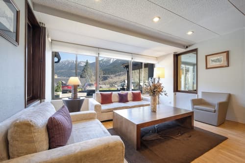 Hotel Blu Aran, Lobby sitting area