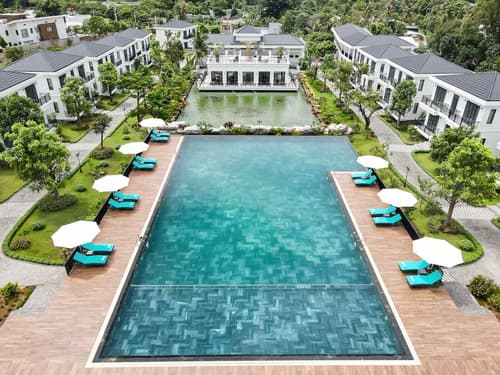 Dad Resort, Primary image