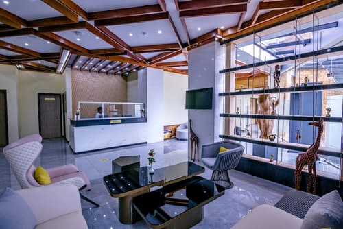 La Maison Royale - South C, 