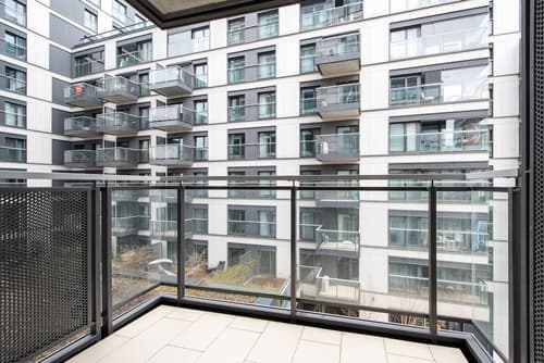 Warsaw Night Apartments MennicaResidence, Balcony