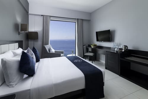 MaRadha Colombo, Room