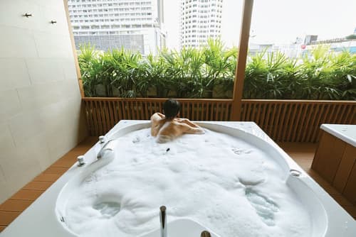 Arck Hotel, Interior entrance