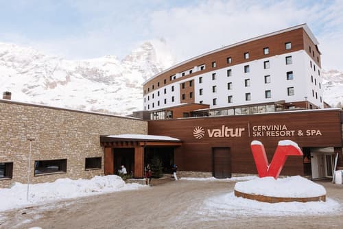 Valtur Cervinia Cristallo Ski Resort, Front of property