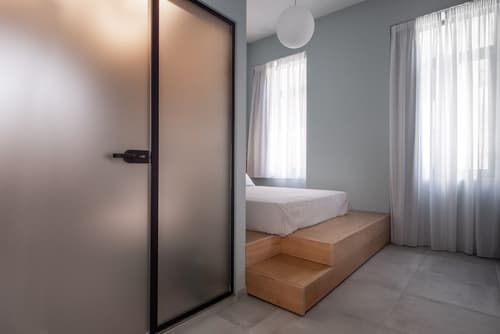 Twin Circle Athens, Room