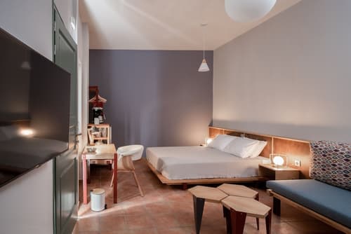 Twin Circle Athens, Room