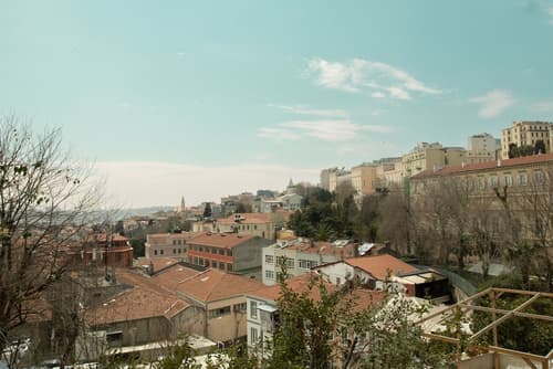 Louis Rooms, Exterior