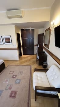 Fleur De Lis Hotel, Room