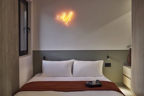 The Newel Metaxourgeio, Room