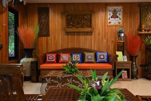 Cascade Tara, Lobby sitting area