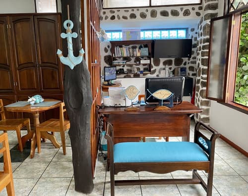 Maidith Galapagos Inn, Reception