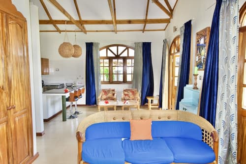 Sea Splash & La Petite Maison, Room