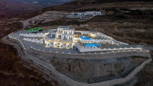 Mandilaras Village, Primary image