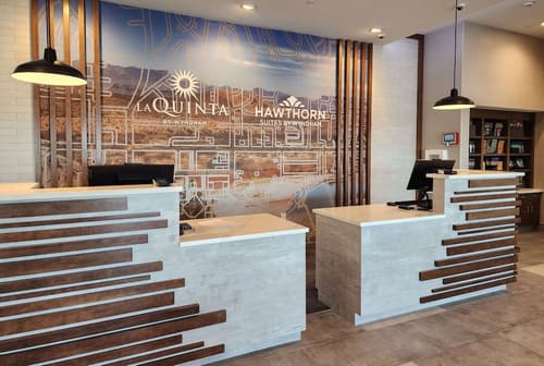 La Quinta Inn & Suites by Wyndham Del Rio, Lobby