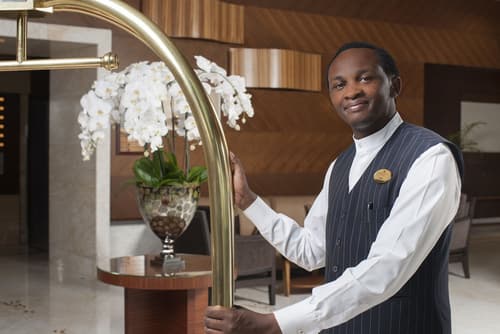 Carlton Downtown, Concierge desk