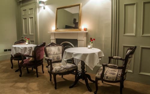 No 11, Lobby sitting area