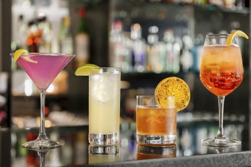 Oakhurst Inn at the University, Food and drink