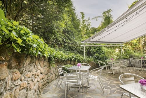 Oakhurst Inn at the University, Outdoor dining