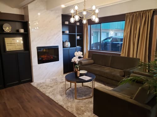 Robin Hood Inn & Suites, Lobby sitting area