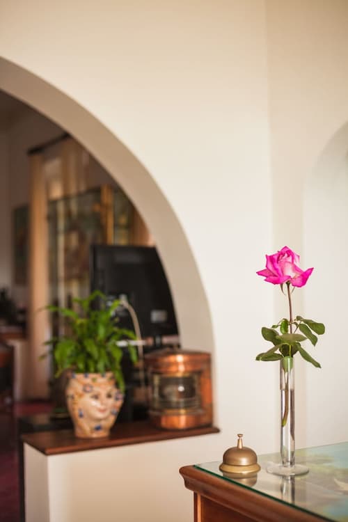 Villa Panoramica, Concierge desk