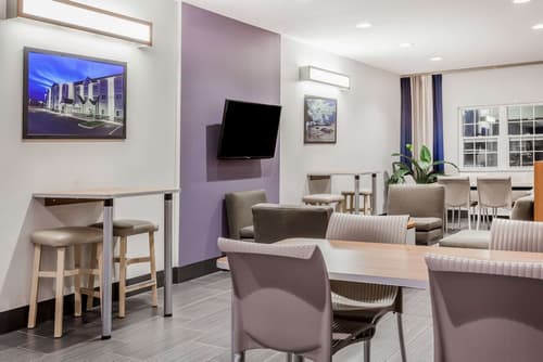 Microtel Inn & Suites by Wyndham Sault Ste. Marie, Lobby