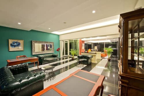Prime Hotel, Lobby sitting area