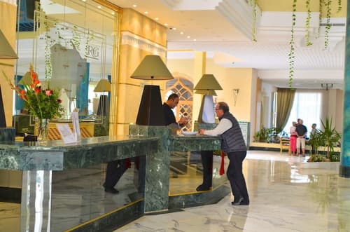 Royal Garden Palace (Families and Couples), Interior entrance