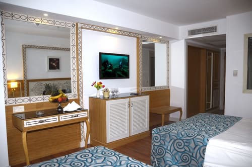 Crystal Waterworld Aqua Collection, Room