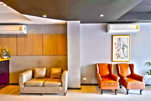 H2 Hotel, Interior entrance