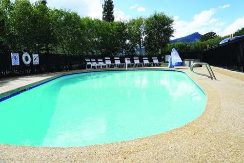 Alpine Trail Ridge Inn, Pool
