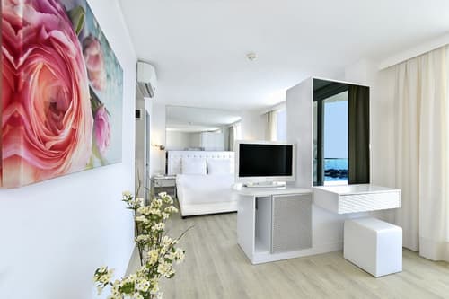 Le Bleu Hotel & Resort, Room