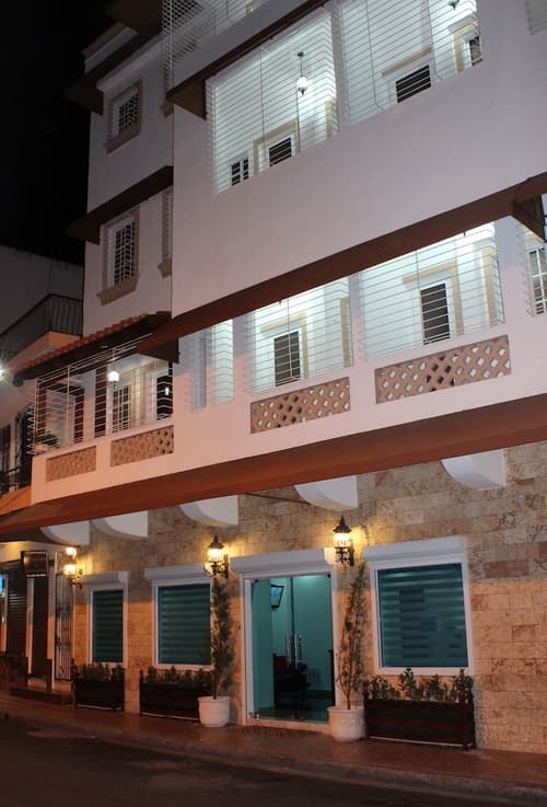 Hotel Merey, Building design