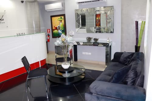 Hotel Merey, Reception