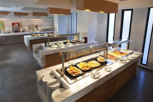 Pefkos Hotel, Restaurant