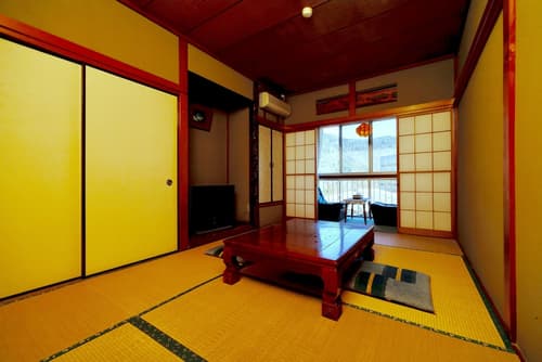 Manten no Hoshi, Room