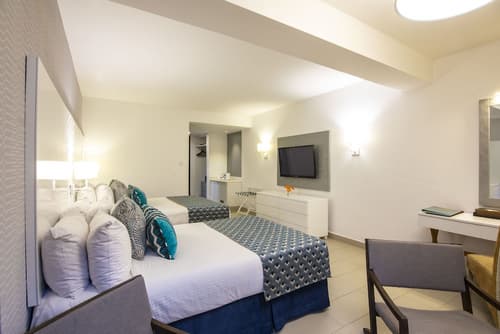 Leopard Beach Resort & Spa, Room